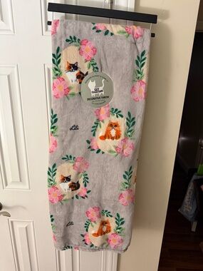 Berkshire Blanket Lili Chin Designs Kitty Cats & Flowers Throw Blanket